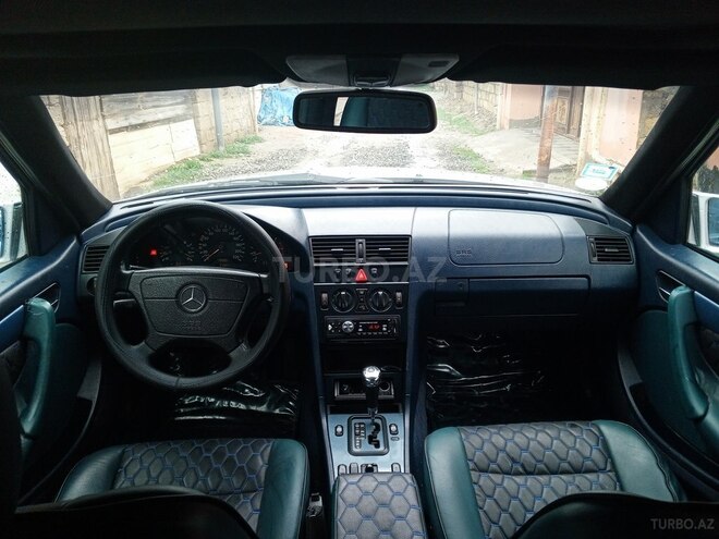 Mercedes C 220 1999, 327,413 km - 2.2 л - Sumqayıt