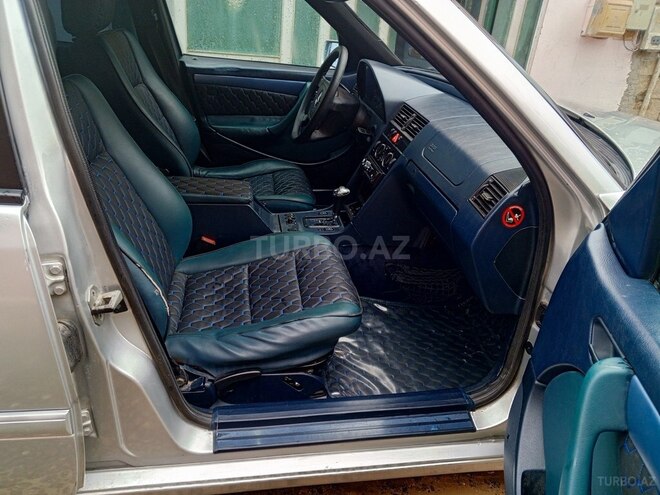 Mercedes C 220 1999, 327,413 km - 2.2 л - Sumqayıt