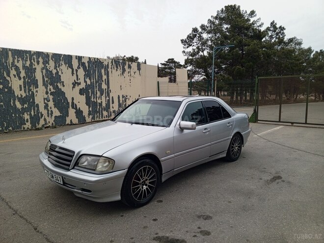 Mercedes C 220 1999, 327,413 km - 2.2 л - Sumqayıt