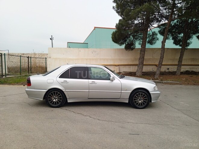 Mercedes C 220 1999, 327,413 km - 2.2 л - Sumqayıt