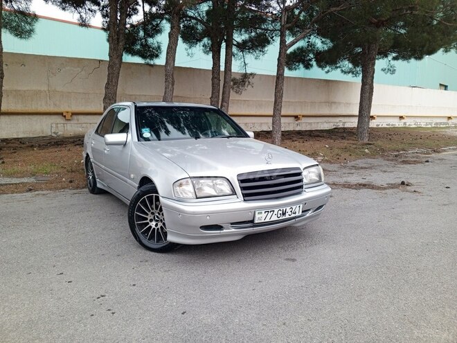 Mercedes C 220 1999, 327,413 km - 2.2 л - Sumqayıt
