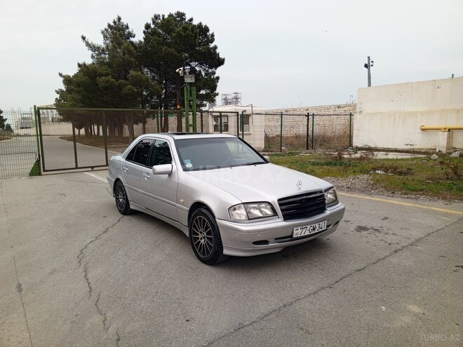 Mercedes C 220 1999, 327,413 km - 2.2 л - Sumqayıt