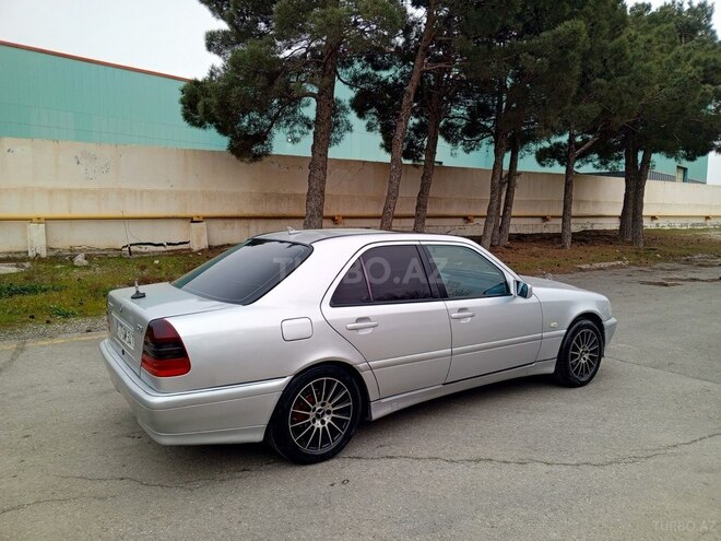 Mercedes C 220 1999, 327,413 km - 2.2 л - Sumqayıt