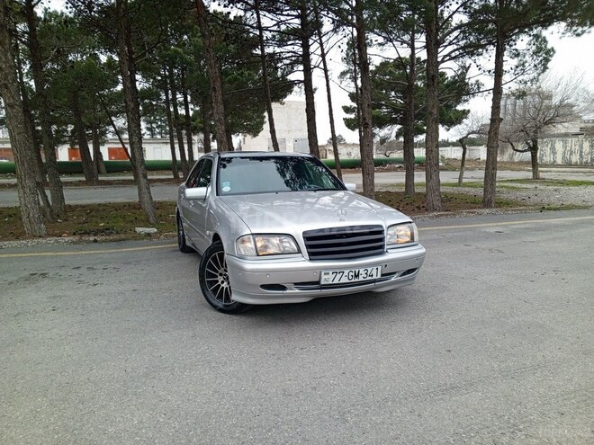 Mercedes C 220 1999, 327,413 km - 2.2 л - Sumqayıt
