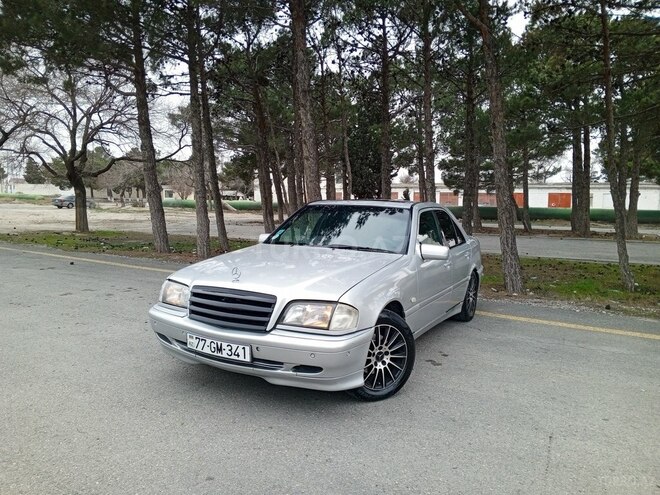 Mercedes C 220 1999, 327,413 km - 2.2 л - Sumqayıt