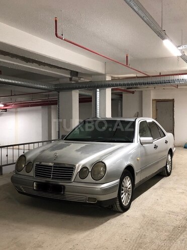 Mercedes E 240 1999, 415,000 km - 2.4 l - Bakı