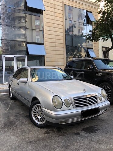 Mercedes E 240 1999, 415,000 km - 2.4 l - Bakı