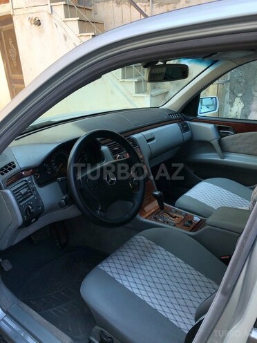 Mercedes E 240 1999, 415,000 km - 2.4 l - Bakı