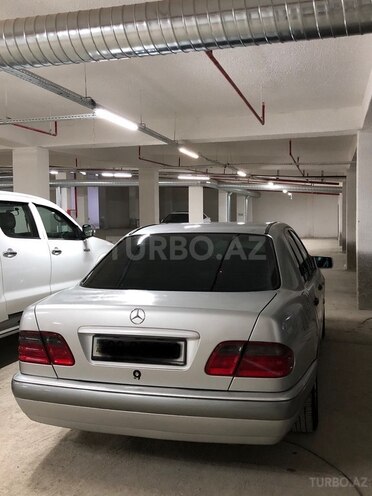 Mercedes E 240 1999, 415,000 km - 2.4 l - Bakı