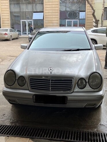 Mercedes E 240 1999, 415,000 km - 2.4 l - Bakı