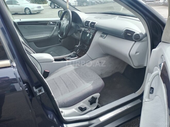 Mercedes C 200 2000, 452,136 km - 2.0 л - Qazax