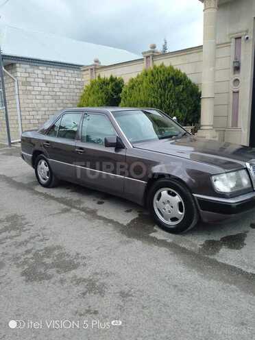 Mercedes E 200 1992, 423,888 km - 2.0 l - Bakı