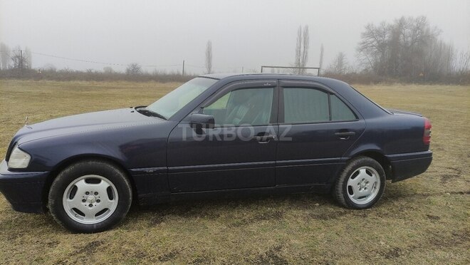 Mercedes C 180 1995, 525,698 km - 1.8 l - Quba