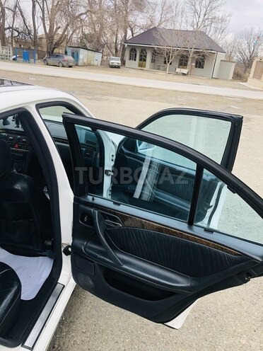Mercedes E 270 1999, 488,536 km - 2.7 l - Goranboy