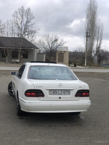 Mercedes E 270 1999, 488,536 km - 2.7 l - Goranboy