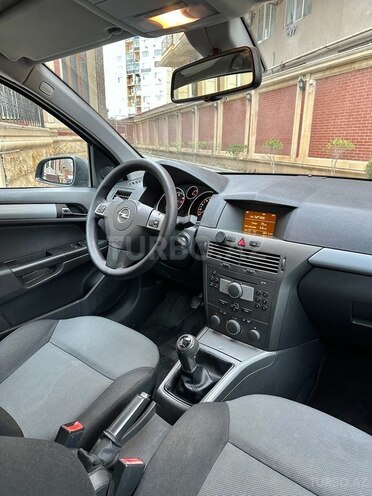 Opel Astra 2006, 203,400 km - 1.3 л - Bakı
