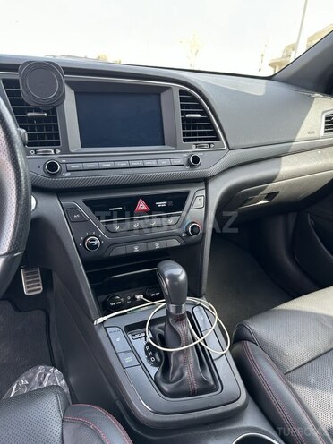 Hyundai Elantra 2018, 97,000 km - 1.6 l - Bakı