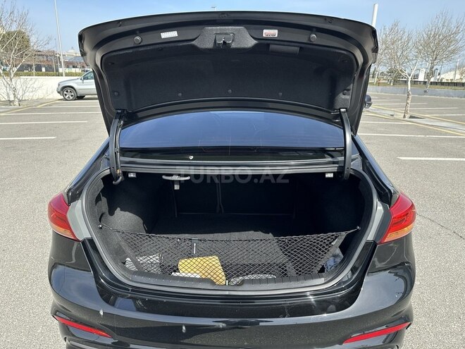 Hyundai Elantra 2018, 97,000 km - 1.6 l - Bakı
