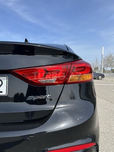 Hyundai Elantra 2018, 97,000 km - 1.6 l - Bakı