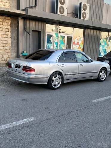 Mercedes E 220 2000, 375,000 km - 2.2 l - Gəncə