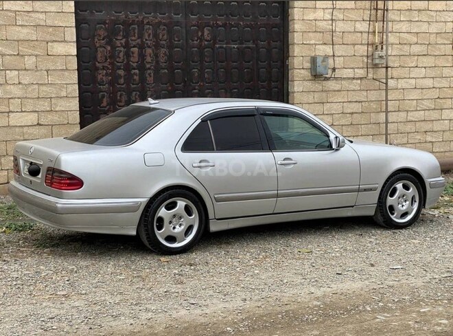 Mercedes E 220 2000, 375,000 km - 2.2 l - Gəncə