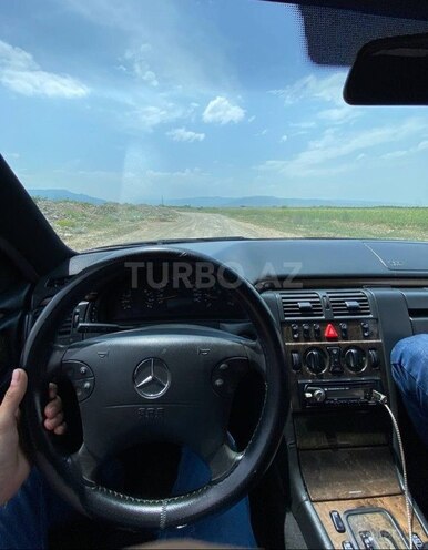 Mercedes E 220 2000, 375,000 km - 2.2 l - Gəncə