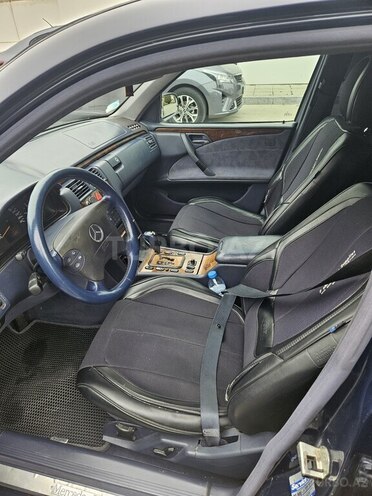 Mercedes E 220 2002, 423,000 km - 2.2 l - Bakı