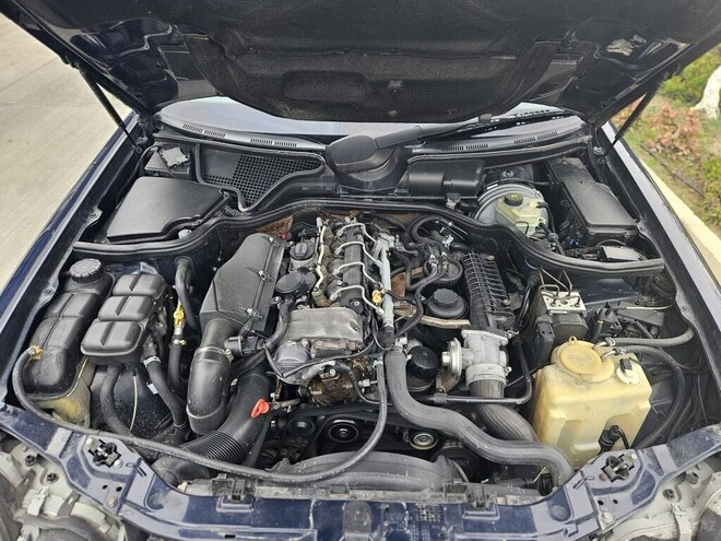 Mercedes E 220 2002, 423,000 km - 2.2 l - Bakı