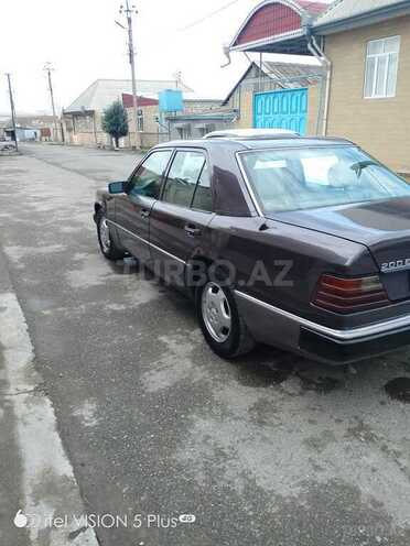 Mercedes E 200 1992, 422,444 km - 2.0 l - Bakı