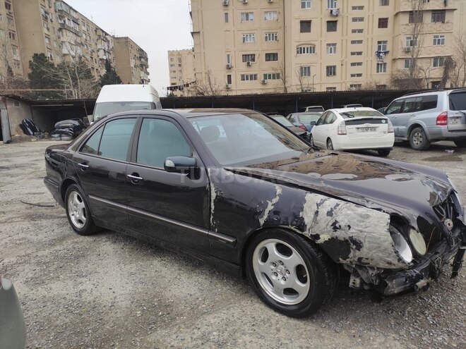 Mercedes E 240 2000, 234,126 km - 2.4 л - Bakı
