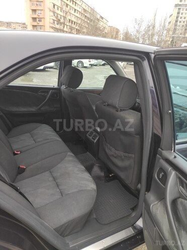 Mercedes E 240 2000, 234,126 km - 2.4 л - Bakı