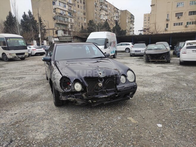 Mercedes E 240 2000, 234,126 km - 2.4 л - Bakı