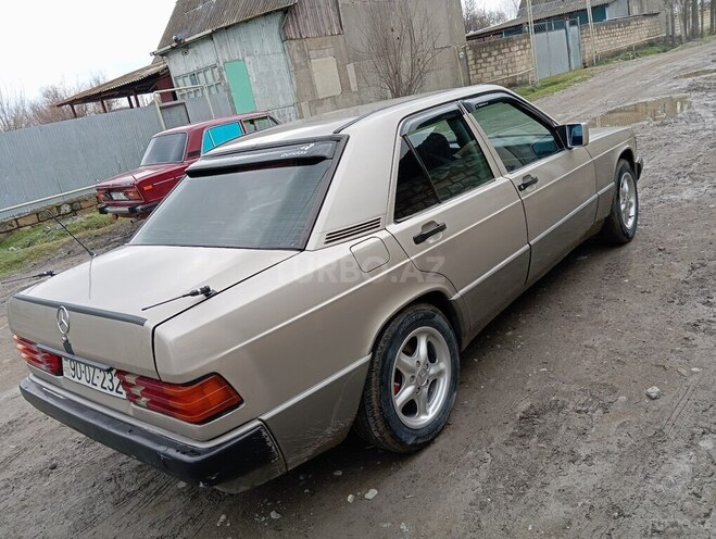 Mercedes 190 1989, 355,550 km - 2.0 л - Ucar