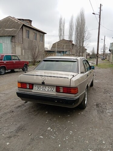 Mercedes 190 1989, 355,550 km - 2.0 л - Ucar