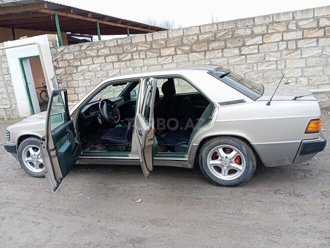 Mercedes 190 1989, 355,550 km - 2.0 л - Ucar