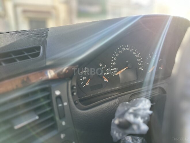 Mercedes E 270 2001, 547,000 km - 2.7 l - Bakı