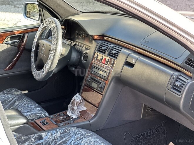 Mercedes E 270 2001, 547,000 km - 2.7 l - Bakı