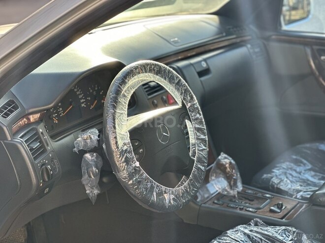 Mercedes E 270 2001, 547,000 km - 2.7 l - Bakı