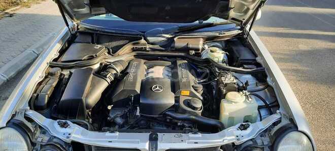 Mercedes E 280 2000, 153,340 km - 2.8 l - Salyan