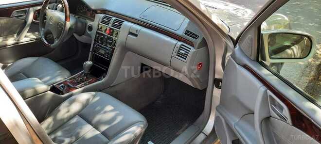 Mercedes E 280 2000, 153,340 km - 2.8 l - Salyan