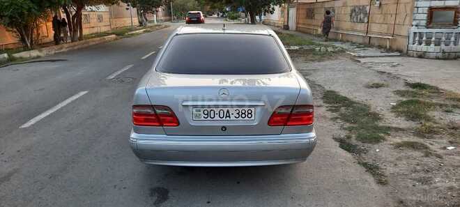 Mercedes E 280 2000, 153,340 km - 2.8 l - Salyan