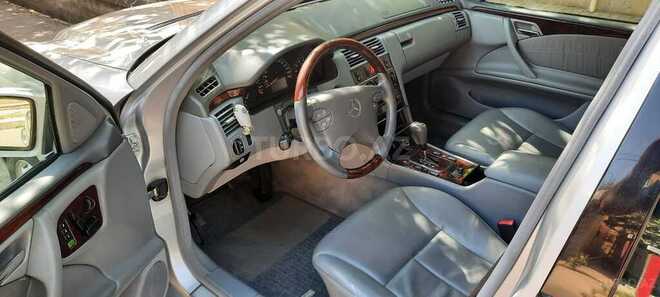 Mercedes E 280 2000, 153,340 km - 2.8 l - Salyan