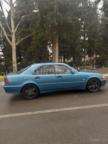 Mercedes C 240 1999, 321,456 km - 2.4 l - Bakı