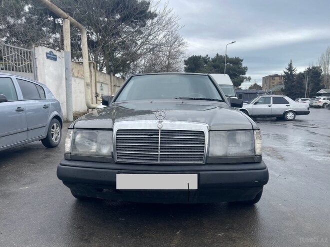 Mercedes E 200 1986, 255,000 km - 2.0 l - Bakı