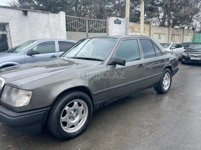 Mercedes E 200 1986, 255,000 km - 2.0 l - Bakı