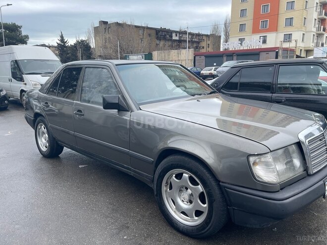 Mercedes E 200 1986, 255,000 km - 2.0 l - Bakı