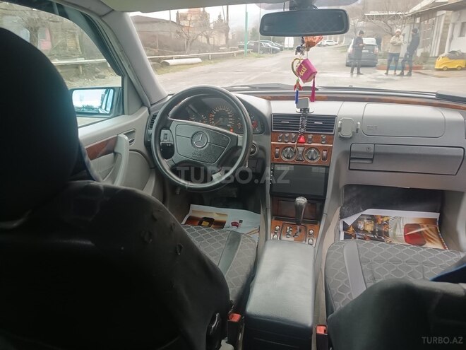 Mercedes C 230 2000, 259,114 km - 2.3 л - Şəki