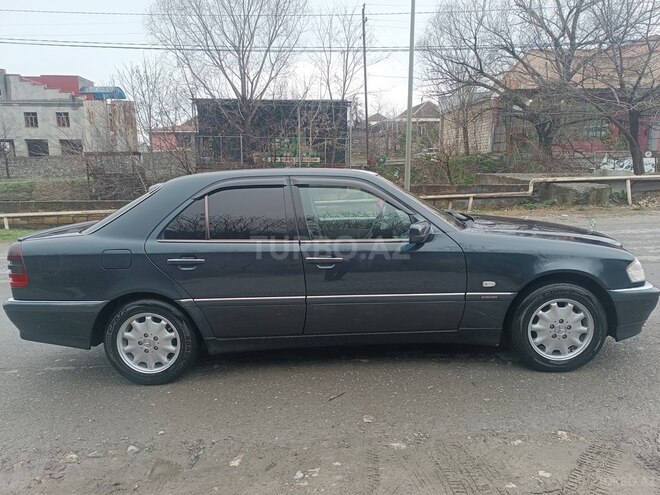 Mercedes C 230 2000, 259,114 km - 2.3 л - Şəki