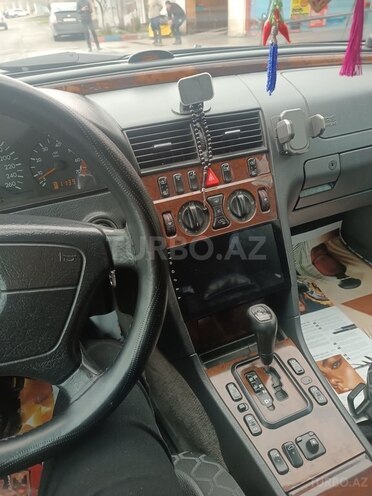 Mercedes C 230 2000, 259,114 km - 2.3 л - Şəki