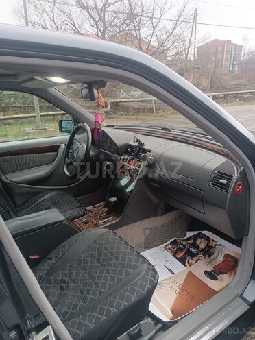 Mercedes C 230 2000, 259,114 km - 2.3 л - Şəki